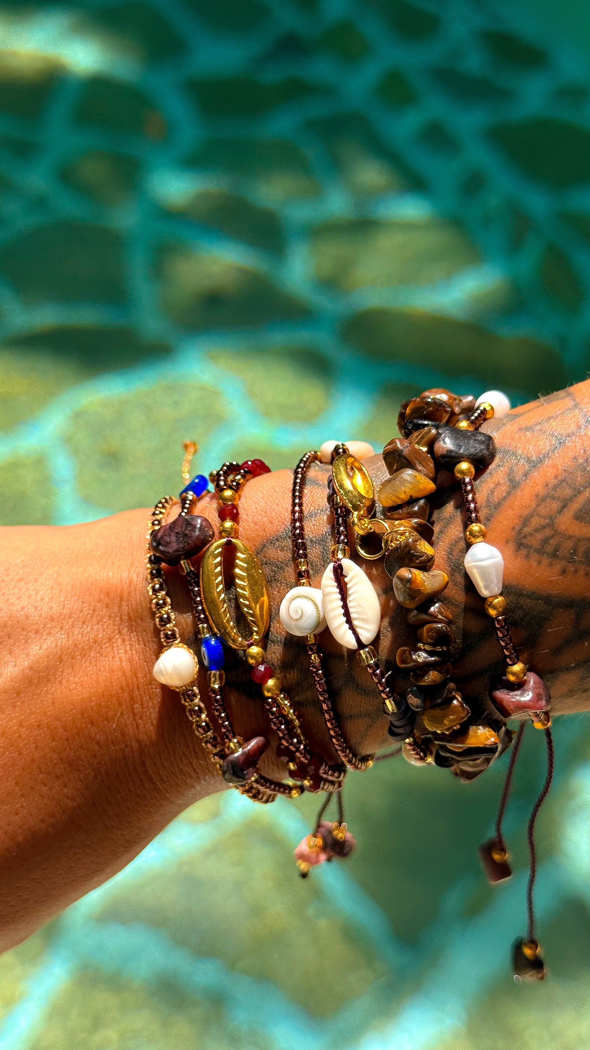 Composition de 7 Bracelets MARRON Bali – Ajustables